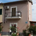 Le Cascate شقة